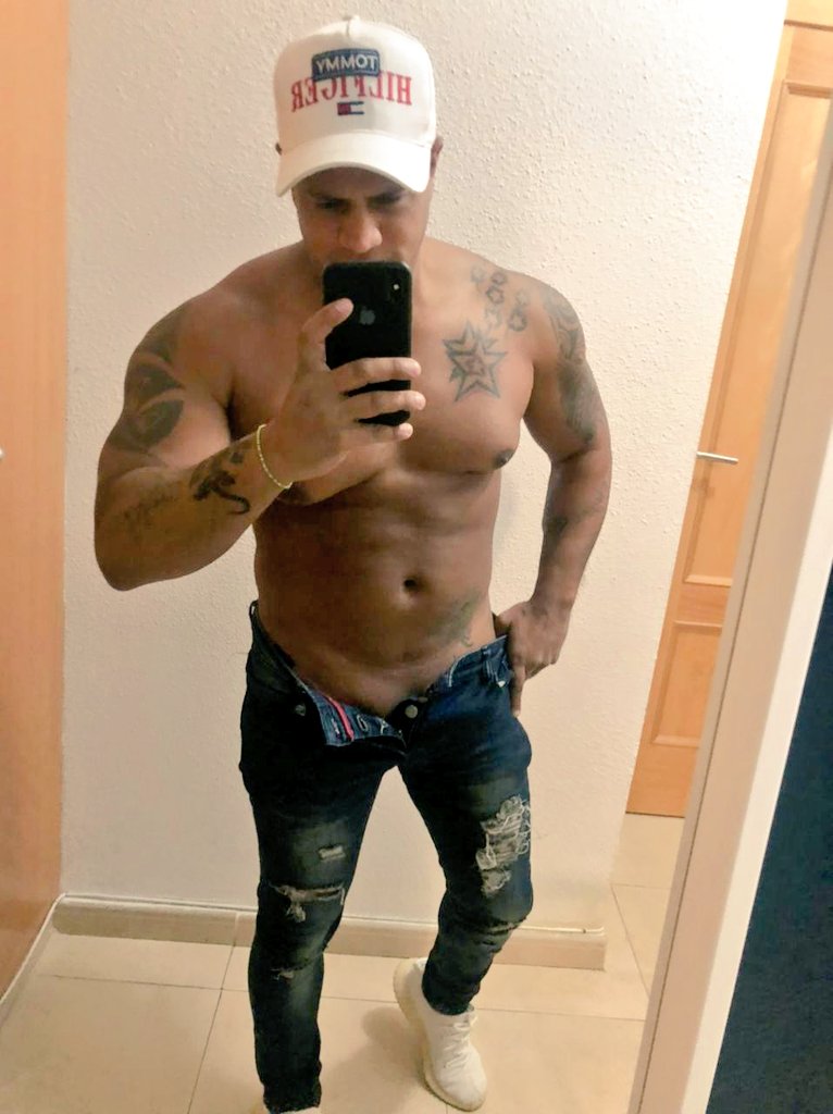 CesarStripper's tweet photo. Do you enjoy wearing jeans with no underwear on?

#CommandoStyle

Wanna see more? Follow my onlyfans 

#maleonlyfans #Onlyfans
#MuscleLatino #Stripper
#NakedBoy https://t.co/Af736vacq7