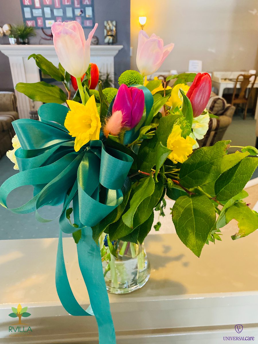 RVilla_C339's tweet photo. Thank you to the Haldimand Horticultural Society for donating these beautiful flower arrangements to our home! Spring is in the air! #Grateful #RVillaCaledonia #UniversalCare https://t.co/garDYDGfcI