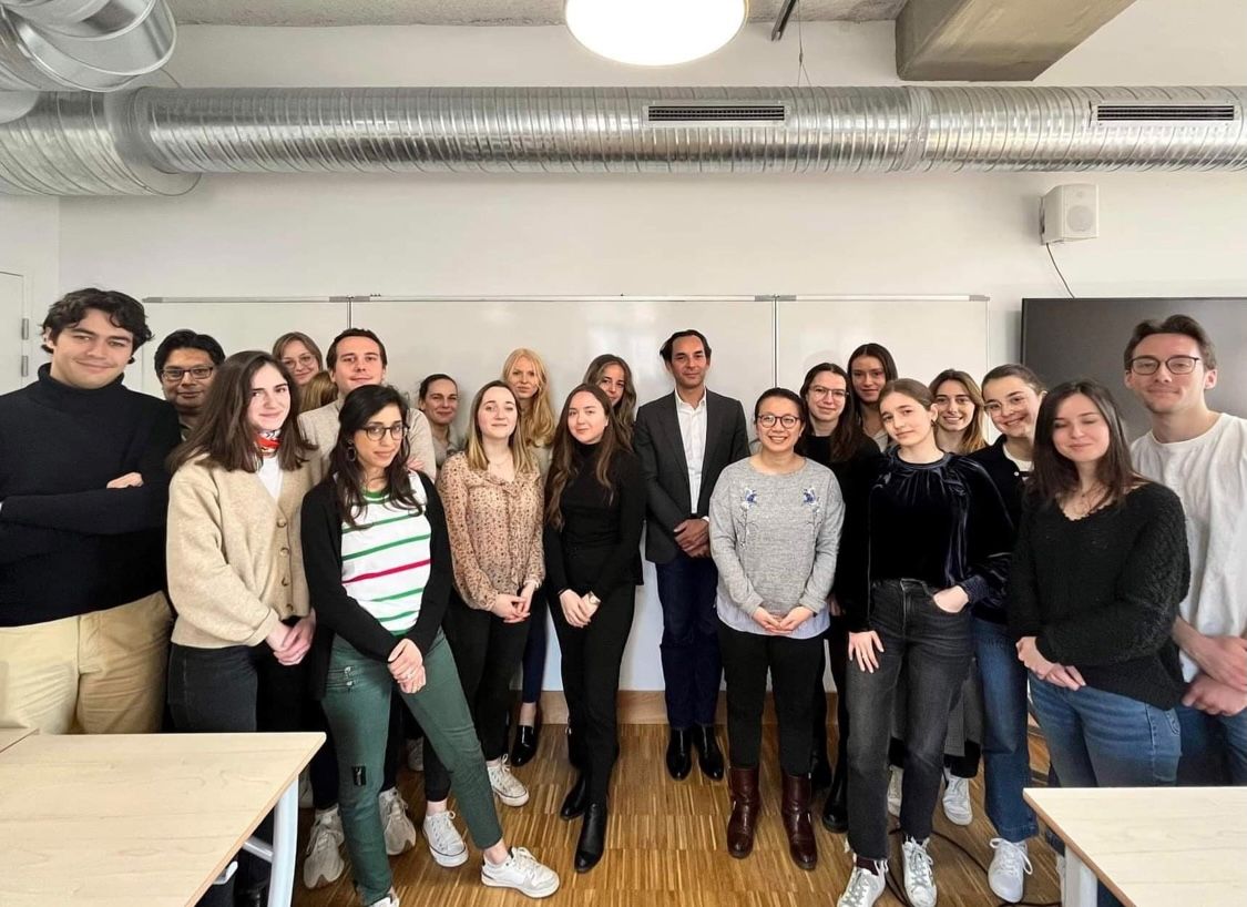 AledParis's tweet photo. Le @AledParis a eu le privilège de suivre un cours avec Me Nassim Ghalimi, @OC_France sur le thème des plans. Objectif: comprendre les différents enjeux &amp; possibilités qu’offrent les plans de sauvegarde, de redressement et de cession.#FXL #restructuring #procédurescollectives 1/2 https://t.co/LFwc5gmlmX