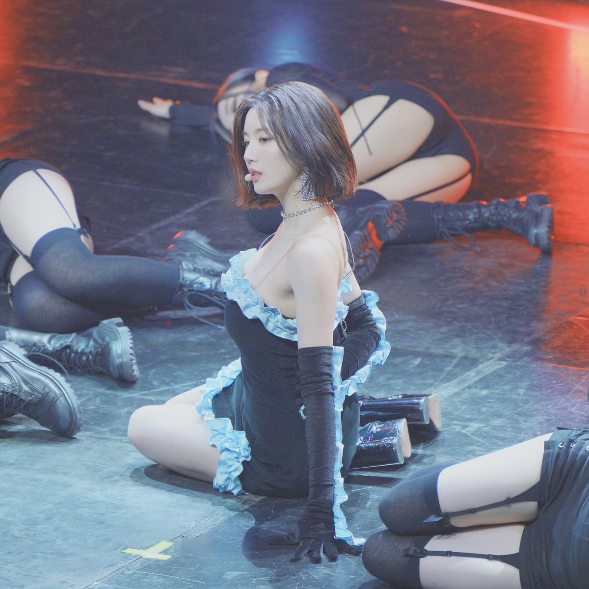 archiveunbi's tweet photo. glitch kwon eunbi is on another level https://t.co/wII6NJ9VFe