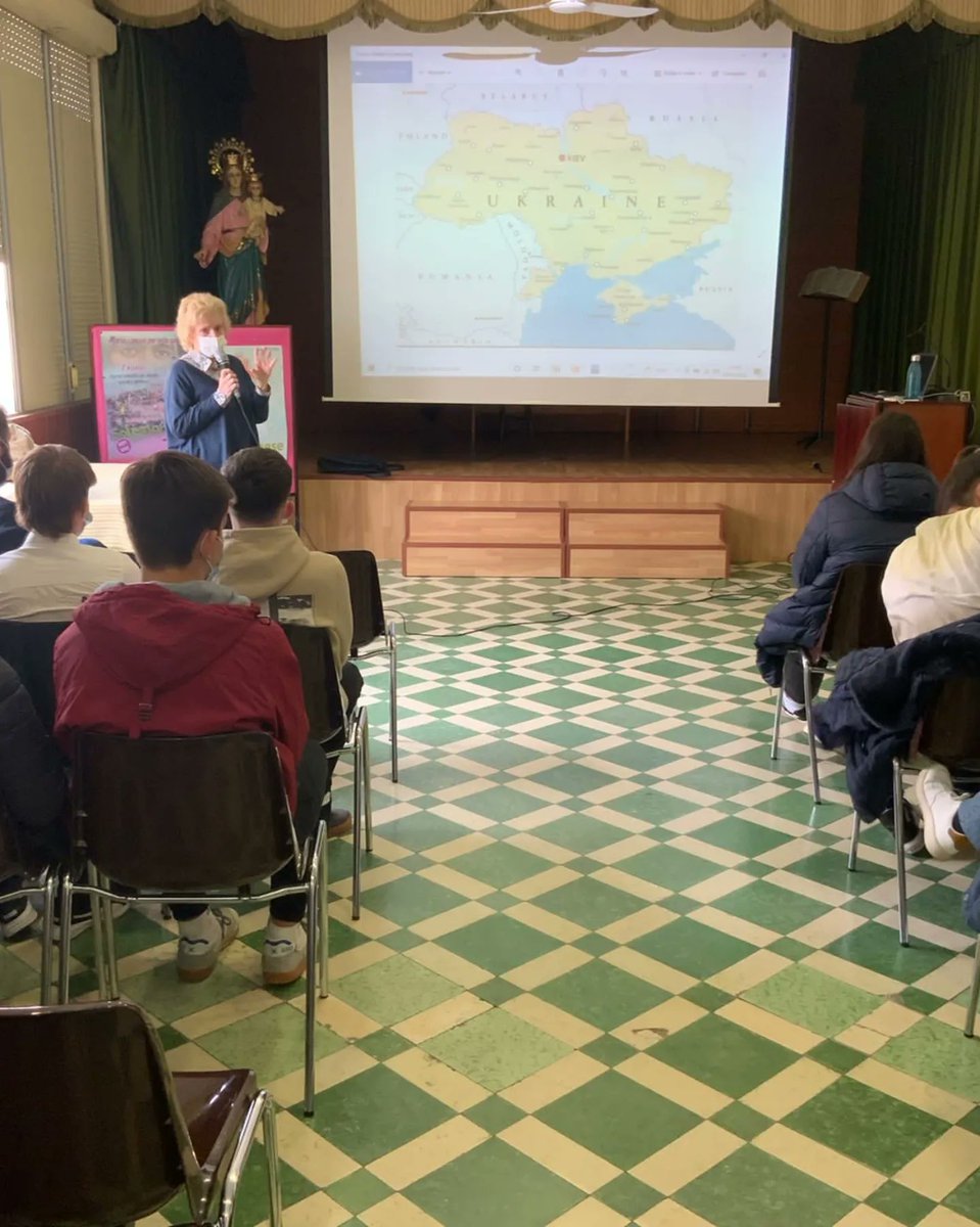 Salesianas_SV's tweet photo. Coloquio de Soledad Becerril sobre la invasión en Ucrania a los alumnos de 1º Bachillerato.
#proyectojobs #tusueñonuestroproyecto #todossomosmornese #bachilleratosalesianas https://t.co/IUgTt7sPjw