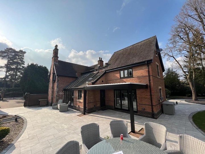 LanaiOutdoor's tweet photo. The Iris from Lanai in powder coated black aluminium to match the current doors and windows. This model also has RGB lighting around the perimeter. Size is 4.8m x 3.6m
 
Please contact us on info@lanai-outdoor.co.uk with any enquiries. https://t.co/85fucAuXDP