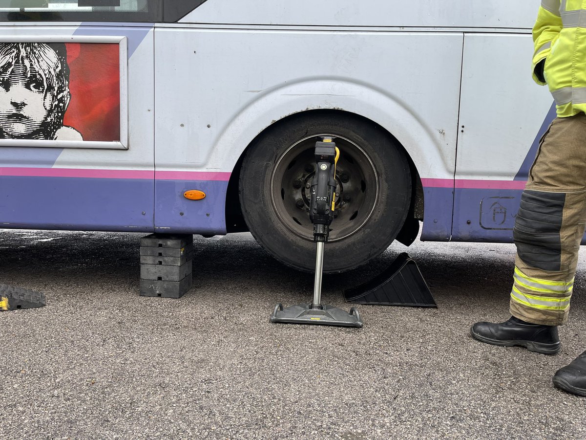 Cosham23's tweet photo. Thank you to @firstportsmouth @FirstBusnews for the familiarisation session and allowing us to train on your buses. Sharing knowledge and always learning 🚒 @HantsIOW_fire @robmbarrow @leesheeny @craigsadler3 @TomMoore2022 https://t.co/ZQmyjK5EeN