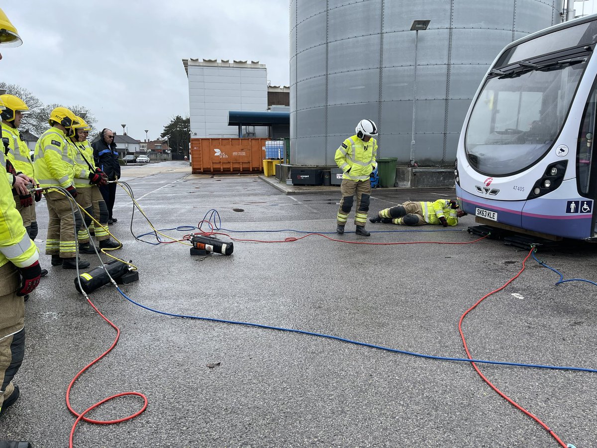 Cosham23's tweet photo. Thank you to @firstportsmouth @FirstBusnews for the familiarisation session and allowing us to train on your buses. Sharing knowledge and always learning 🚒 @HantsIOW_fire @robmbarrow @leesheeny @craigsadler3 @TomMoore2022 https://t.co/ZQmyjK5EeN