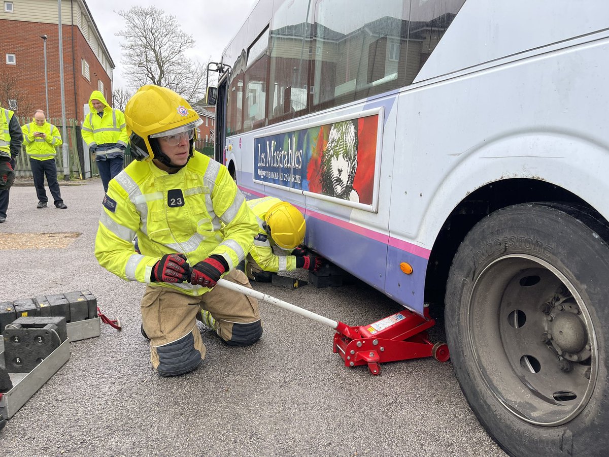 Cosham23's tweet photo. Thank you to @firstportsmouth @FirstBusnews for the familiarisation session and allowing us to train on your buses. Sharing knowledge and always learning 🚒 @HantsIOW_fire @robmbarrow @leesheeny @craigsadler3 @TomMoore2022 https://t.co/ZQmyjK5EeN