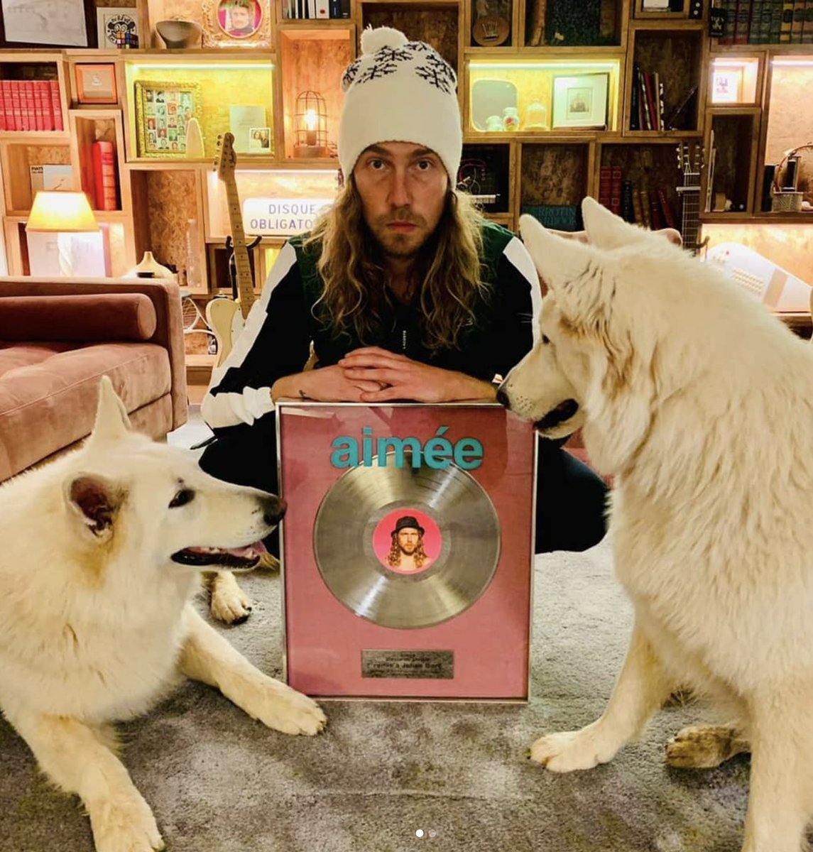 Accor_Arena's tweet photo. 🤩 JEU CONCOURS 🤩 - CHASSE AU TRESOR #GoldenArena
👇Ta tête quand tu n’as pas eu de places pour le concert de @jdoreofficiel 🥺 🥳Surprise ! On vous en offre !
Un aller simple sur la planète Julien Doré, ça vous dit ? https://t.co/PJzfYneAlD
