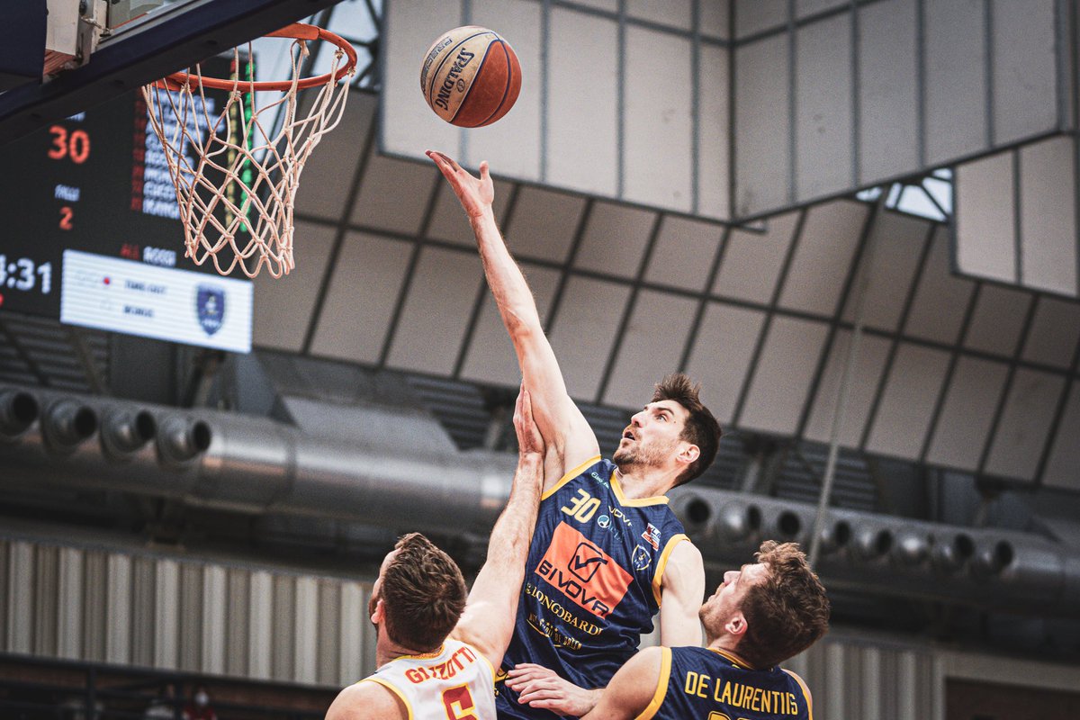 diego_monaldi's tweet photo. ☝🏻😤 #givovascafatibasket 

PS: Un regalo di compleanno bellissimo 🎂🎉🎁 https://t.co/n4lc7Sd2Hc