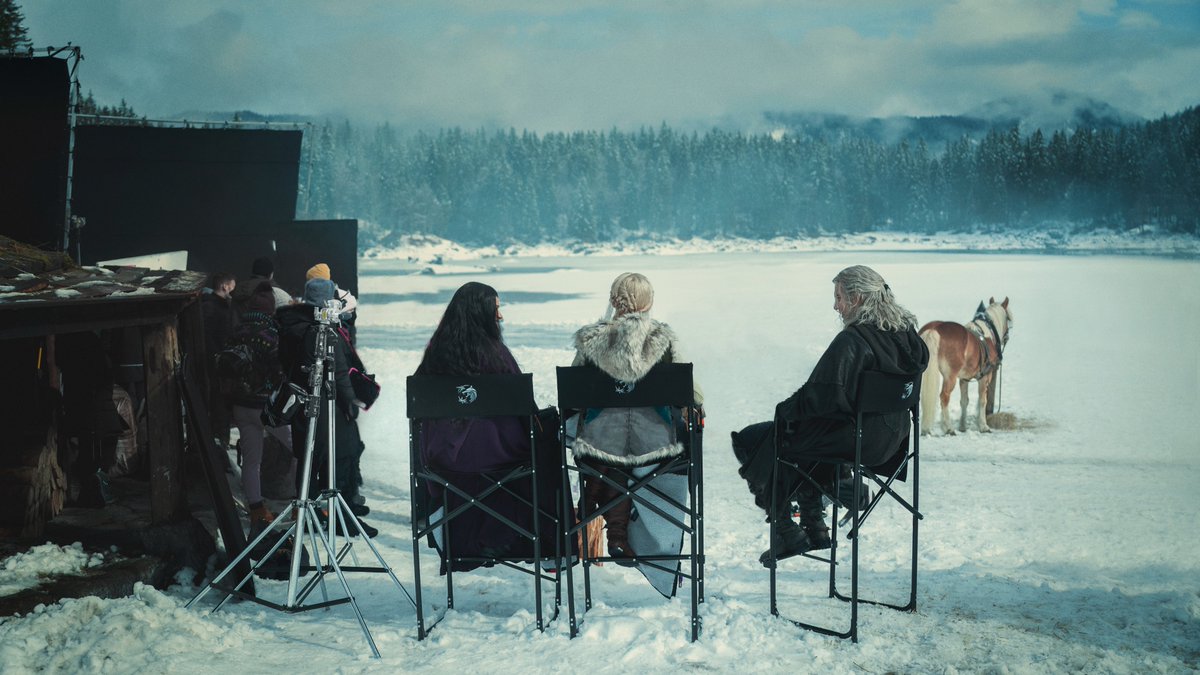 NetflixDE's tweet photo. Die Familie ist wieder zusammen: Die 3. Staffel von The Witcher ist offiziell in Produktion! https://t.co/A3OnnQahTP
