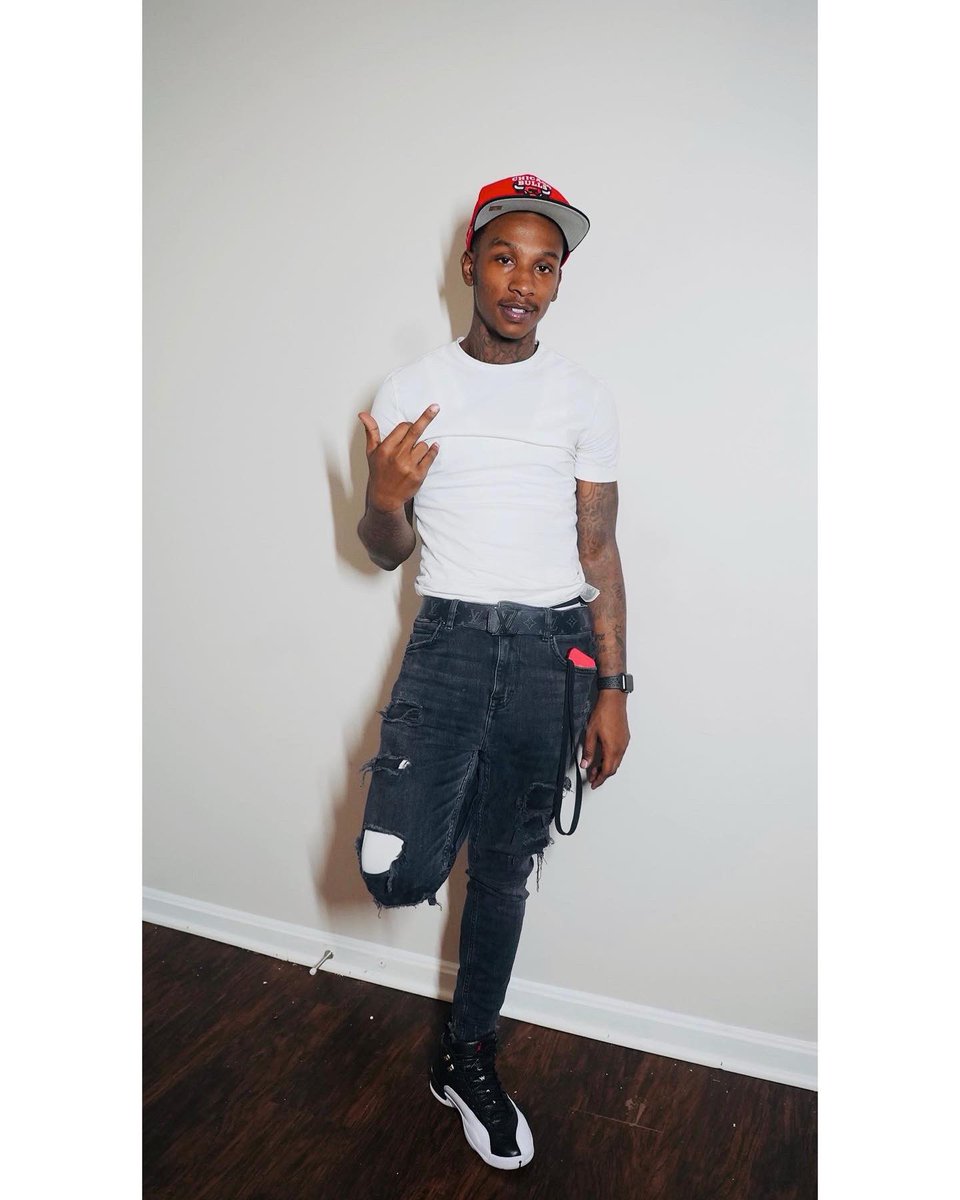 UptownApproved's tweet photo. I’m Really Somebody 🥷🏽 I Gotta Move Cautions Got This Switch💥 Everywhere You I Ain’t Strofinn 💯 https://t.co/ABBoJCH1Zh