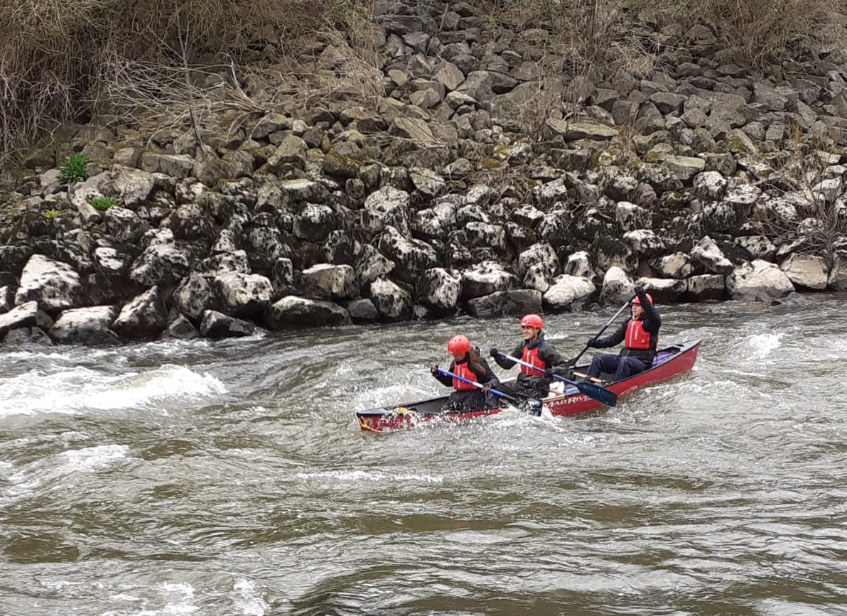 ActivAdventures's tweet image. Well done to the Gold teams who took on the rapids at Ironbridge Gorge on their DofE Practice expedition. They paddled them so well they received a standing ovation from the kayakers on the river! #DofE #DofEGold 🛶