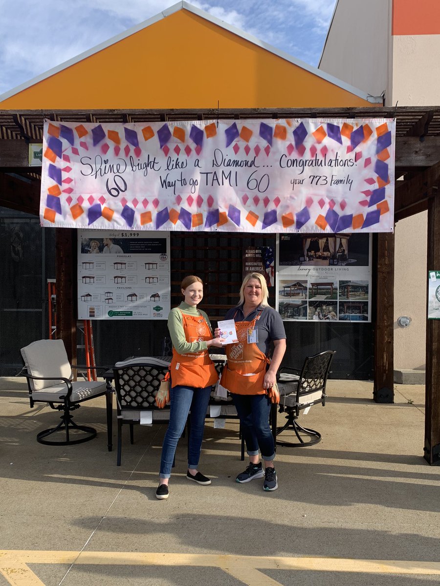 sarahmeyerTN's tweet photo. Celebrating my D28/26/27 DS today she received her Diamond Homer award! 💍🧡 https://t.co/DiPa6a82FH