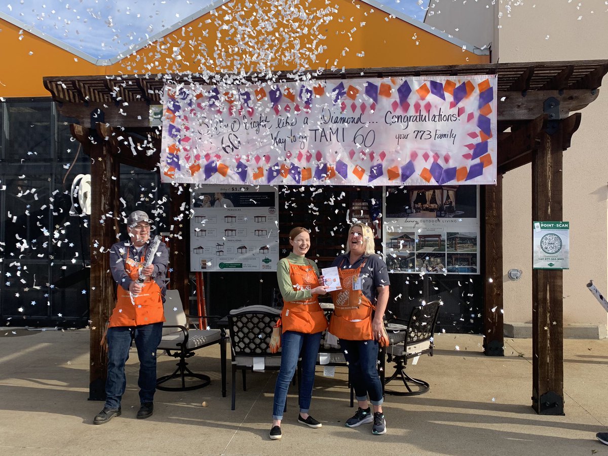 Celebrating my D28/26/27 DS today she received her Diamond Homer award! 💍🧡