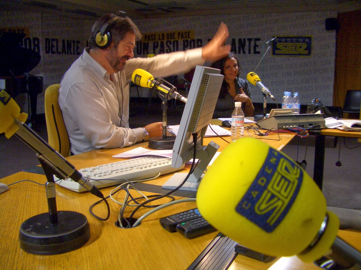 gzumeta's tweet photo. ✅José Luis Arriaza: “Yo he mamado #Radio por los cuatro costados”
▶️De @La_SER a @COPE pasando por Radio 80 y Antena 3 Radio
🟪#Gorkast 👇
🔴https://t.co/7a7TPhhQ1a https://t.co/6y0eo5onni