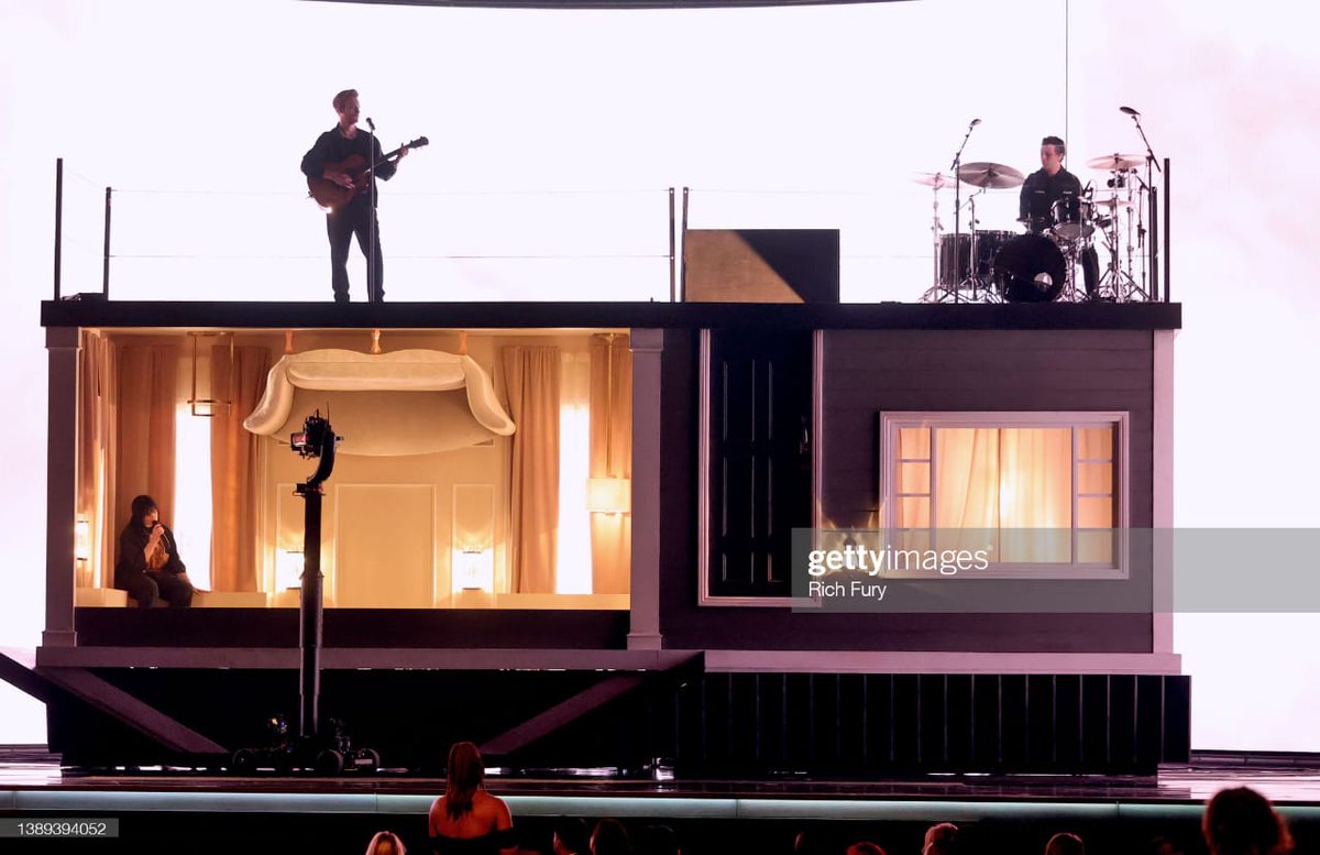 HAPPIER THAN EVER LA MEJOR PRESENTACIÓN DE LOS GRAMMYS, FIN.