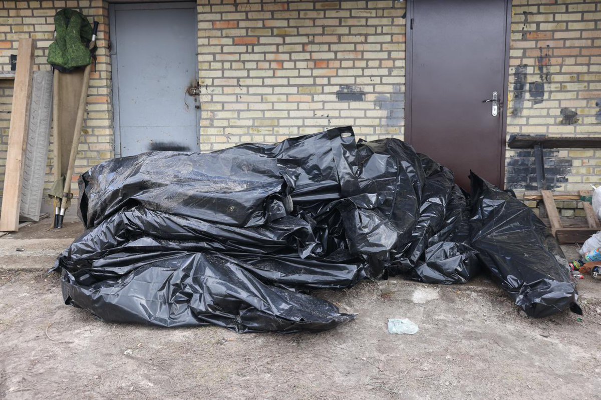 ronzheimer's tweet photo. Our second day in Bucha. @moutafis77 took these images. Again, I think, the world needs to see the brutal reality. @BILD https://t.co/M74nDJtrWx