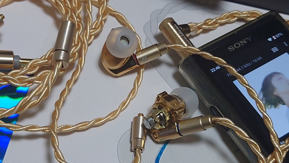 ryoutadb's tweet photo. acoustune ARC73です。やっとバランスで聴けます。程度の良いのはもう手に入らないと思って半分諦めてました。縁があって良かった。
#acoustune
#ARC73
#hs1695ti
※フォロワー様ありがとうございました。 https://t.co/3B6wRRnpom
