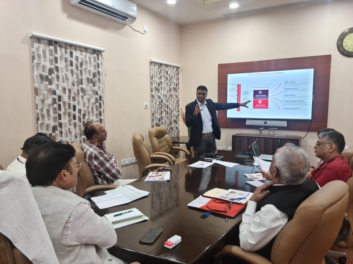 devusinh's tweet photo. Reviewed the functioning of India Post Payments Bank - (IPPB). 

It offers Yeoman service of financial inclusions at the door steps of crores of citizens in rural India. https://t.co/am115J0iQ7