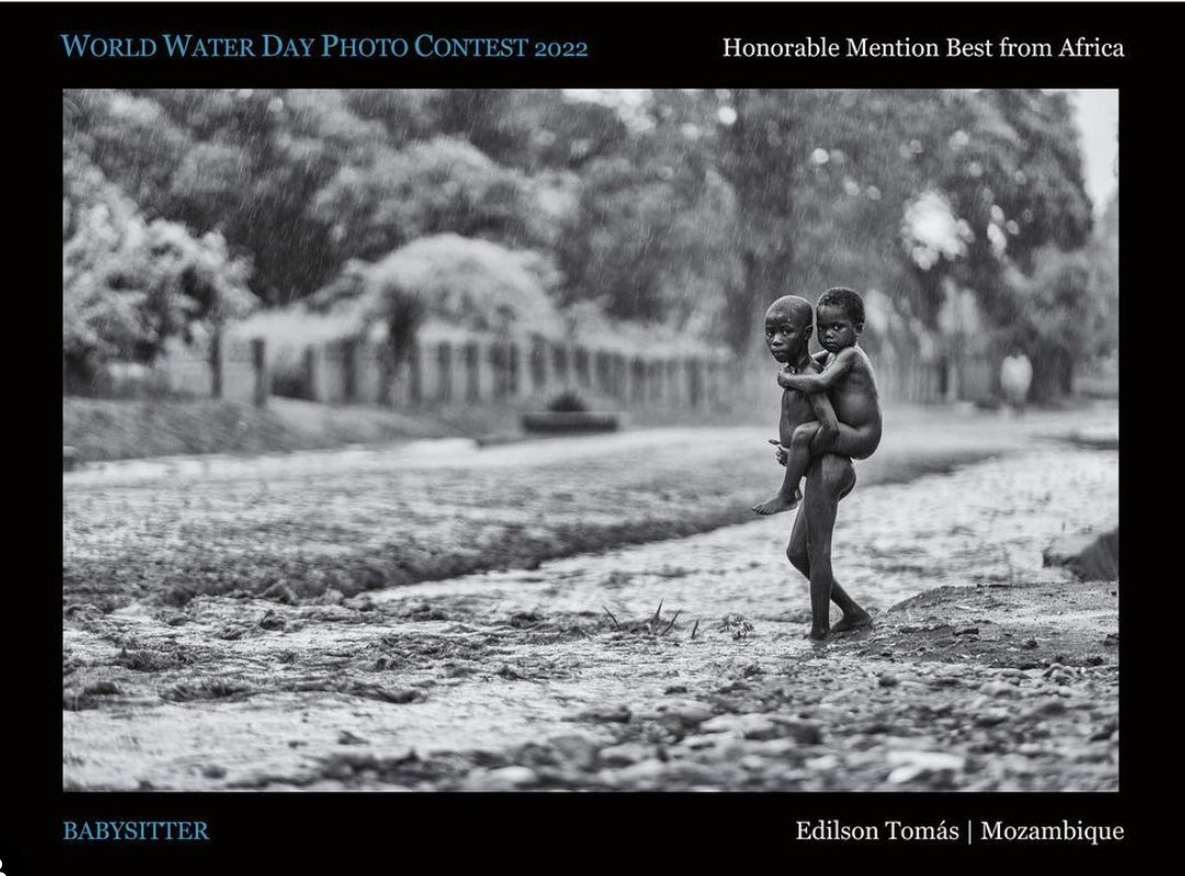 edilsonRtomas's tweet photo. Thank you very much for this recognition. It was fantastic #worldwaterday2022 to the Honorable Mention Best of Africa :
Babysitter | Edilson Tomás | Mozambique https://t.co/In8K5qgZSy