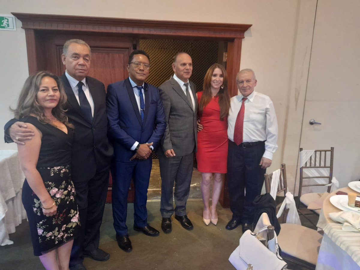 CCPIbarra's tweet photo. En representación de la @CCPIbarra nuestra Vicepresidenta Maria Belén Guerrero formó parte del evento de posesión de la nueva Directiva de la Federación Médica Ecuatoriana; en este importante acto se llevó a cabo la firma del convenio interinstitucional entre las dos entidades. https://t.co/nVAg9RRMom