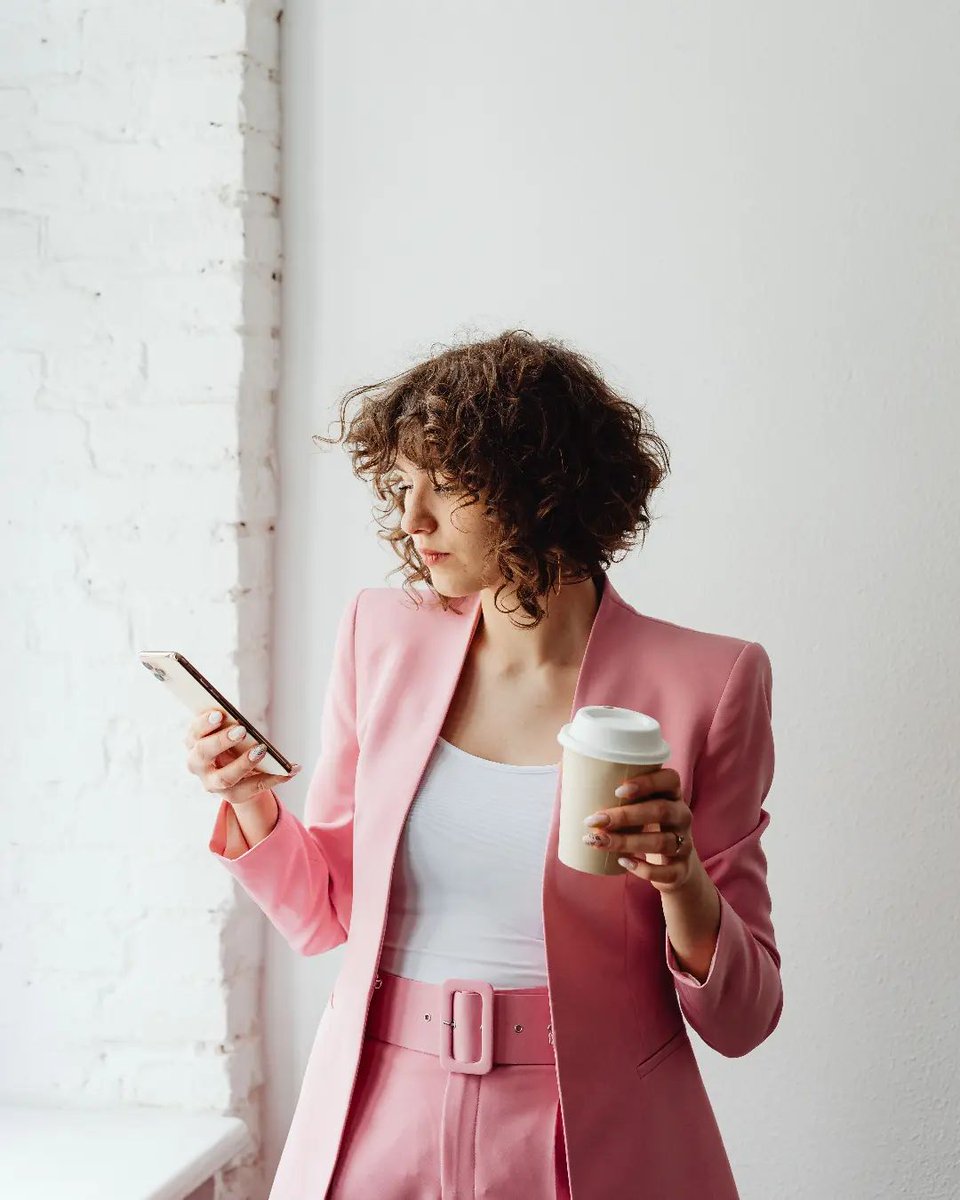 Feliz Lunes! 

Arrancamos la semana con energia, café y una propuesta para vos! 

Si tenes ganas de formar parte de nuestro equipo envíanos tu CV a norte@remax.com.ar 📧 

Nosotros te brindamos todo el asesoramiento que necesites. 
Unite a nuestra red 👩🏻‍💻

#RemaxNorte #Monday