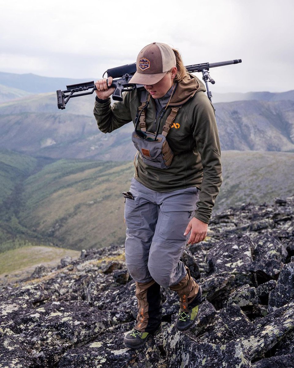 sigsauerhunting's tweet photo. Sheep country.... it's no joke. Jordan Budd with her CROSS in some of the toughest terrain chasing after one of the most elusive game animals in the world. #SIGHUNTING #SIGSAUERHUNTING #HUNTLIKEAWARRIOR https://t.co/x2dVAmQ94N