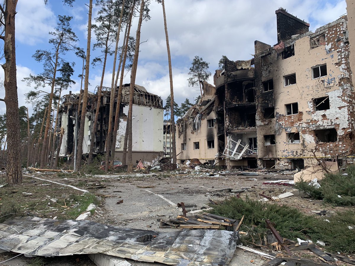 På vej tilbage mod Kyiv fra Butja og Irpin. Glemmer aldrig hvad jeg har set der. Mere senere