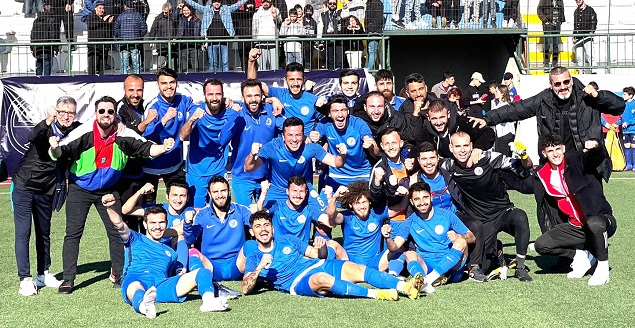 IskenderKordu's tweet photo. CANKURTARAN ZİRVEYE AŞIK: 3-0 - İSTANBUL AMATÖR https://t.co/FchuD1Kv9P https://t.co/gQNyWwuTPt