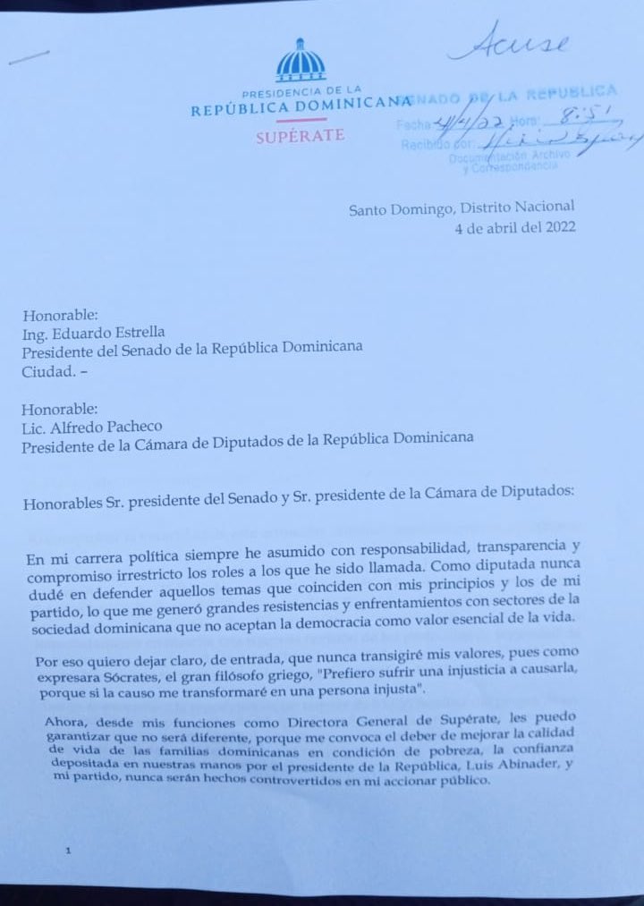 GloriaReyesG's tweet photo. Mis padres me enseñaron, que ser transparente no es una opción; sino parte de un estilo de vida que quiero dejar como legado, ejemplo de mis principios, compromiso con la verdad y con mi país. Aquí estoy #SinNadaqueOcultar https://t.co/EksY8YVoNz