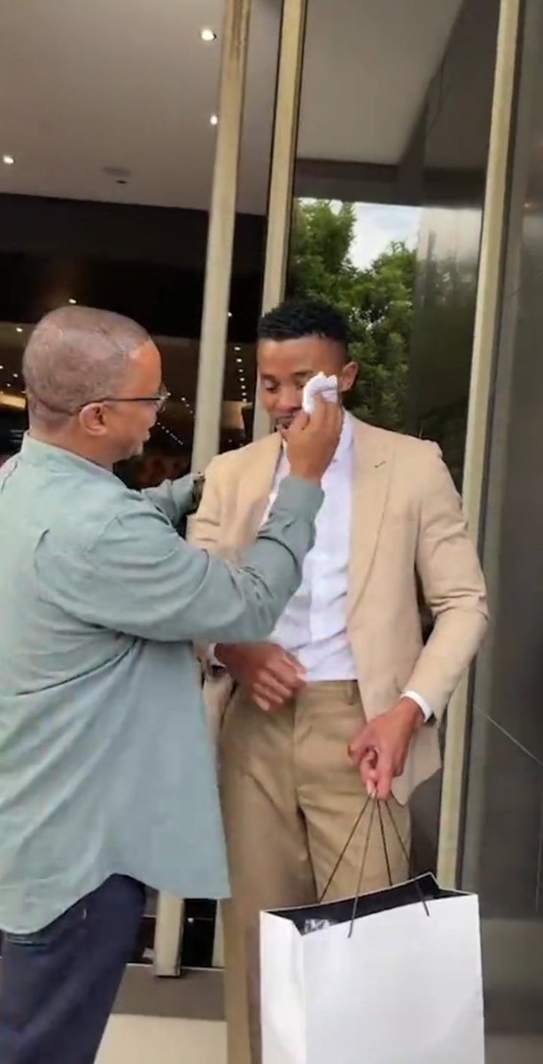 Iam_NBF's tweet image. This was beautiful to watch ❤️😭👏
#litbombs
#Libo𓃵
#BBMzansi