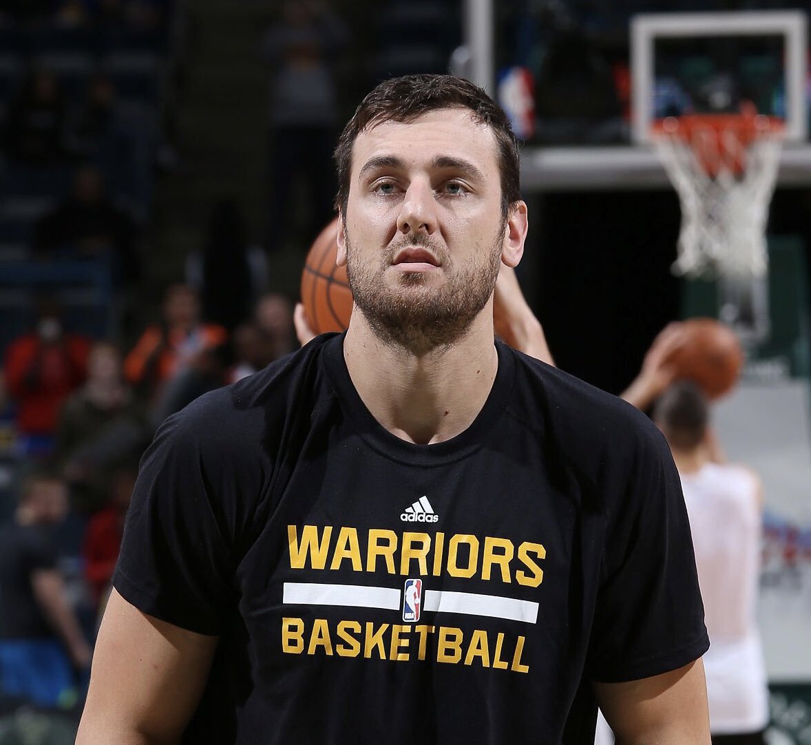 TheNBACentral's tweet photo. “I knew if I was in Milwaukee and I set that screen, I’d foul out in the first quarter… but I could literally clothesline someone [in GS]… and they wouldn’t call it.”

- Andre Bogut on how the Warriors were officiated in 2016

(via @ryenarussillo) https://t.co/oxrbPrZ2SD