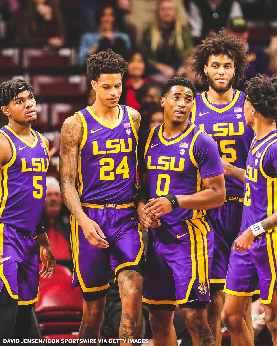 espn's tweet photo. LSU basketball currently has ZERO scholarship players left after firing Will Wade 😳

▪ 11 Tigers entered the transfer portal
▪ Two declared for the NBA draft
▪ Four top-100 HS recruits decommitted 

(h/t @jeffborzello) https://t.co/iVZWk3GKkw