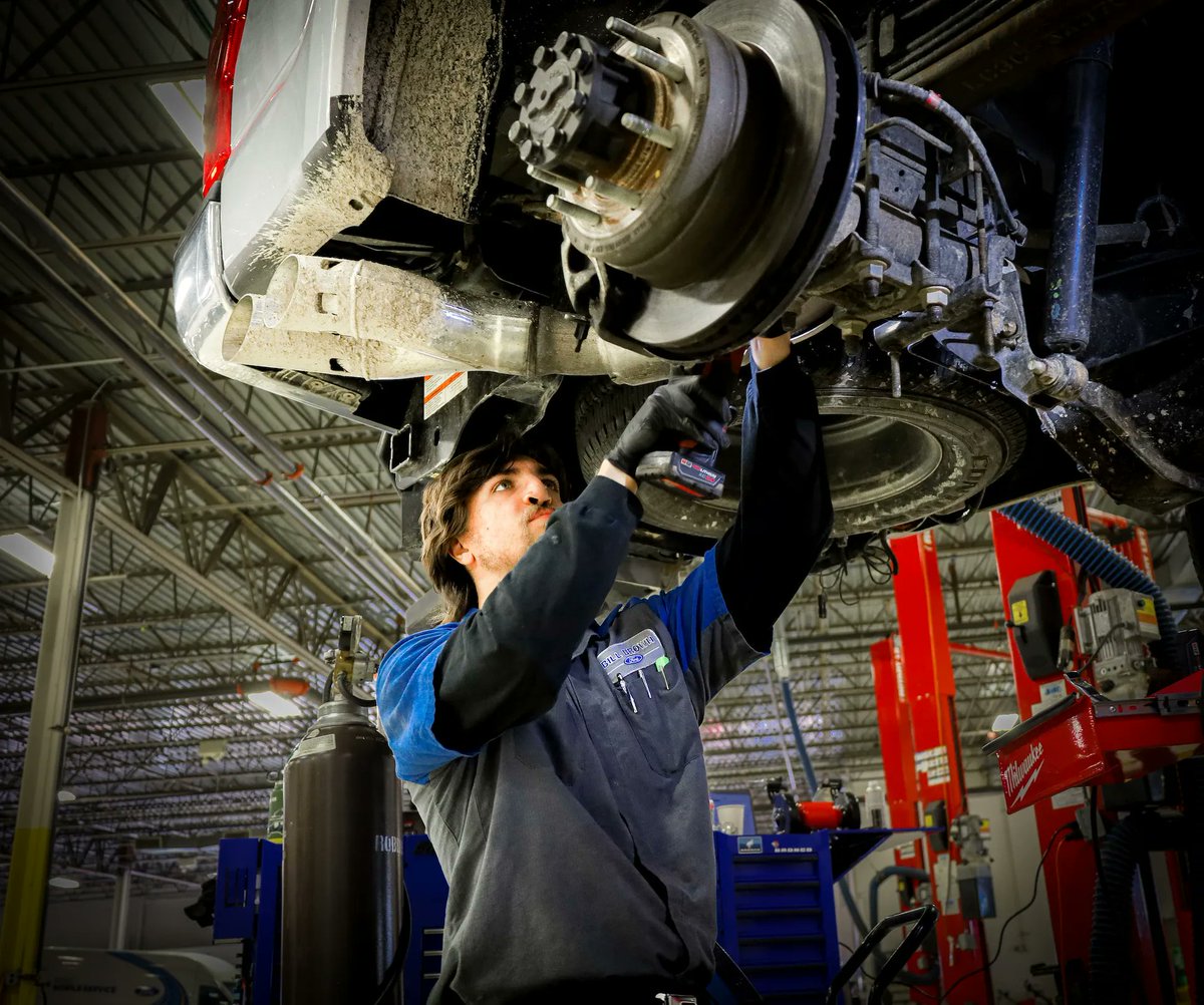 BillBrownFord's tweet photo. Happy Monday! The #BillBrownFord techs are gearing up for a busy week ahead. 🛠️
 
#FordService #FordTech #FordCertified #LivoniaMi #FleetService #TopFordDealer #Ford #FoMoCo #NewFordTech #FordAsset #FordDealerNearMe @NewFordTech https://t.co/ciq9YJRTRQ