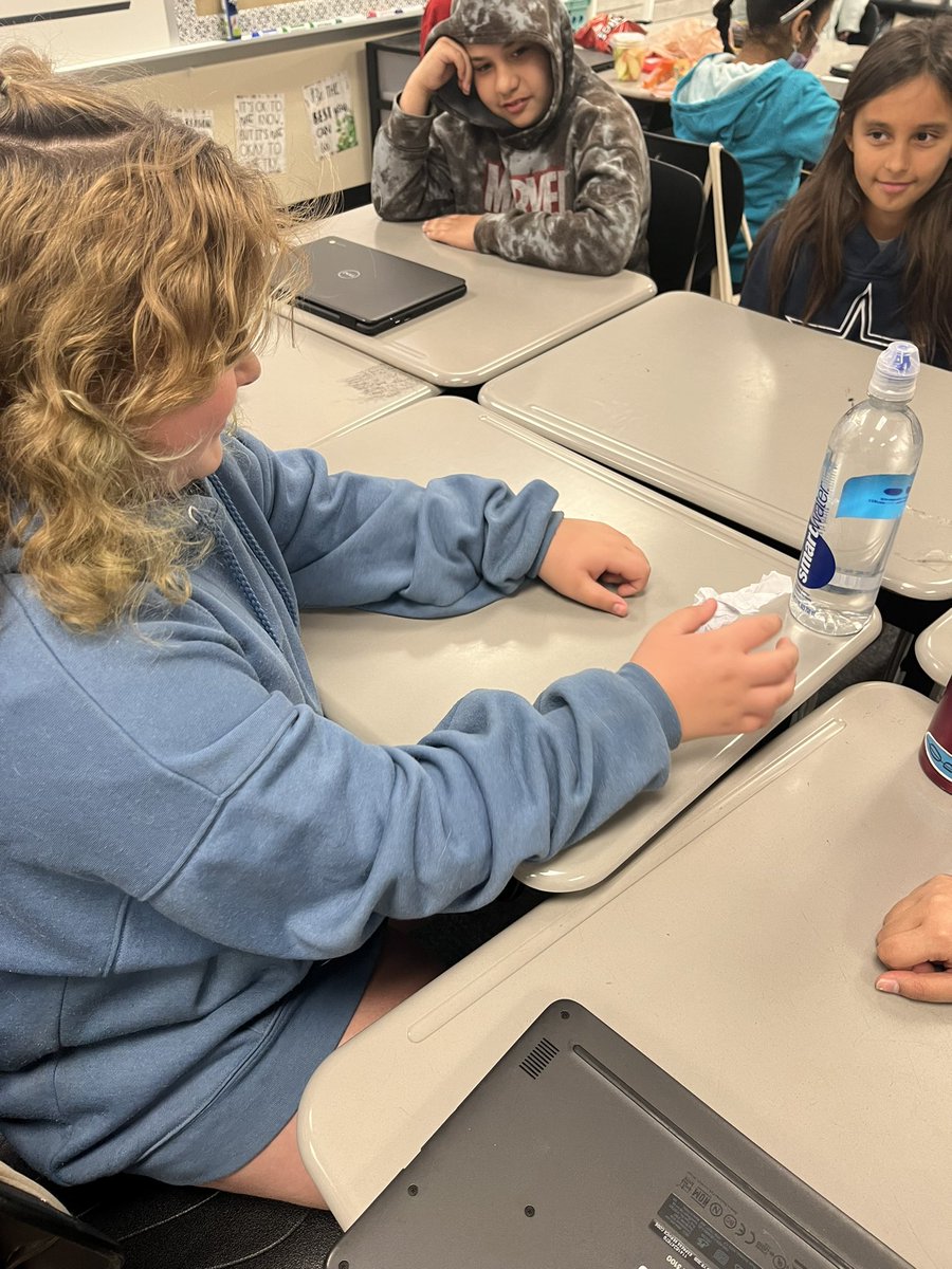MrsKatieHaydin's tweet photo. Before you speak, think & be smart, it’s hard to fix a wrinkled heart 💗 started our Monday morning off with a powerful message about using kind words! #buildingrelationships #morningmeeting #positiveconnection @ClaraLoveES https://t.co/NDAua8TSQ5