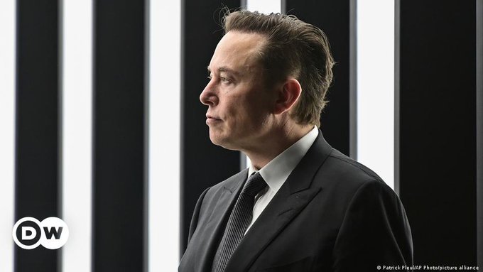 ReporteYa's tweet photo. #4Abr #RedesSociales 
El fundador de #Tesla, .
@elonmusk, compró 92 por ciento de las acciones de la plataforma .
@Twitter. - @dw_espanol https://t.co/A2J2MvF2Vw