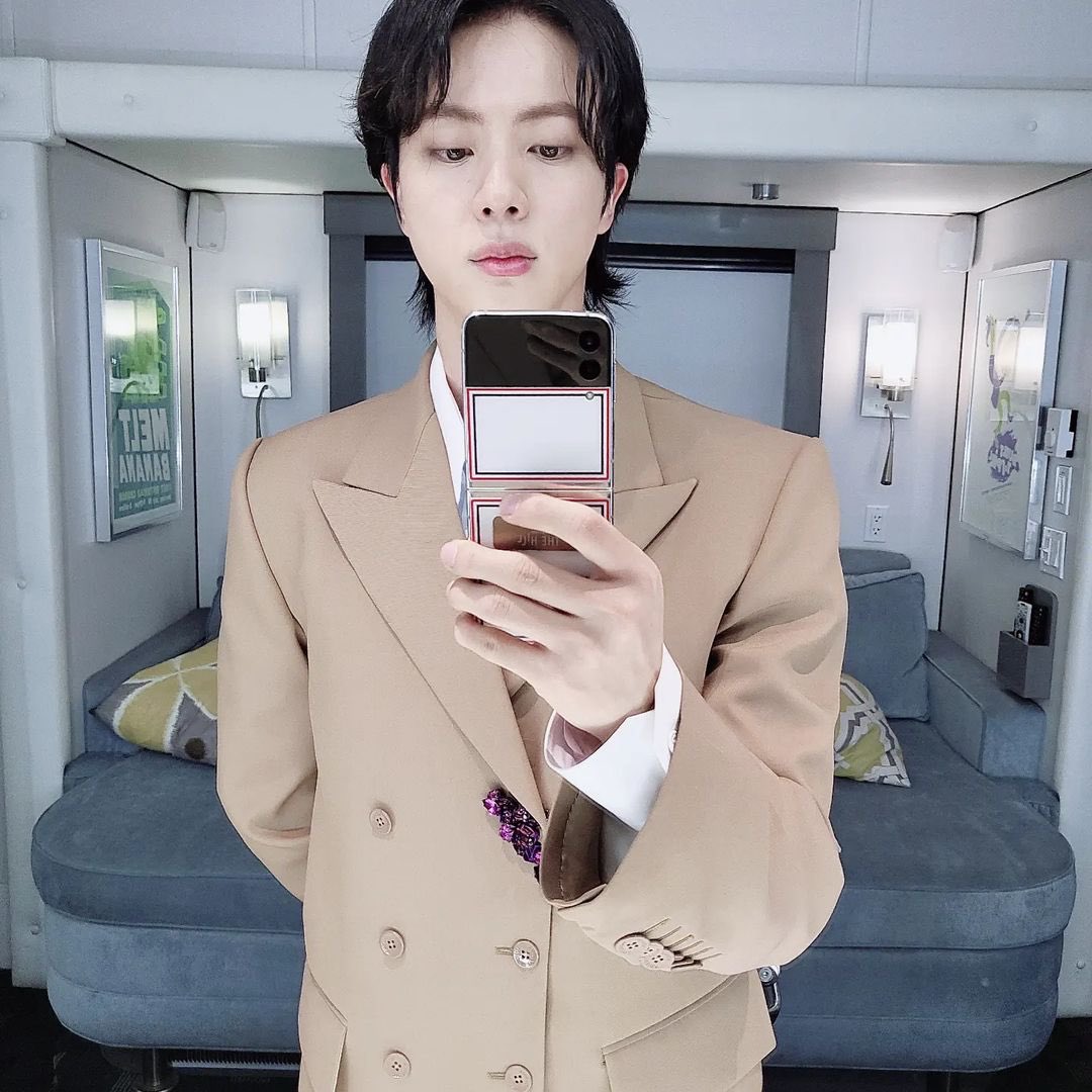 haruharu_w_bts's tweet photo. 🐹’s Instagram
click (camera shutter sound) https://t.co/r181gzh73P