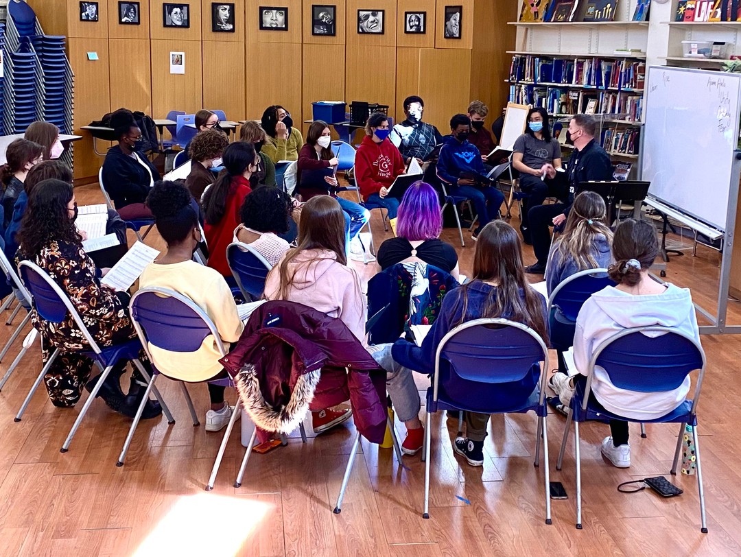 BostonCitySing's tweet photo. Boston City Singers Tour Choir clinic with Artist-in-Residence Matthew Leese, introducing Arianne Abela’s Rise, #25 in the Justice Choir Songbook.

#bostoncitysingers #music #dorchesterma #bostonma #art #choir https://t.co/j7TJaIeBPN