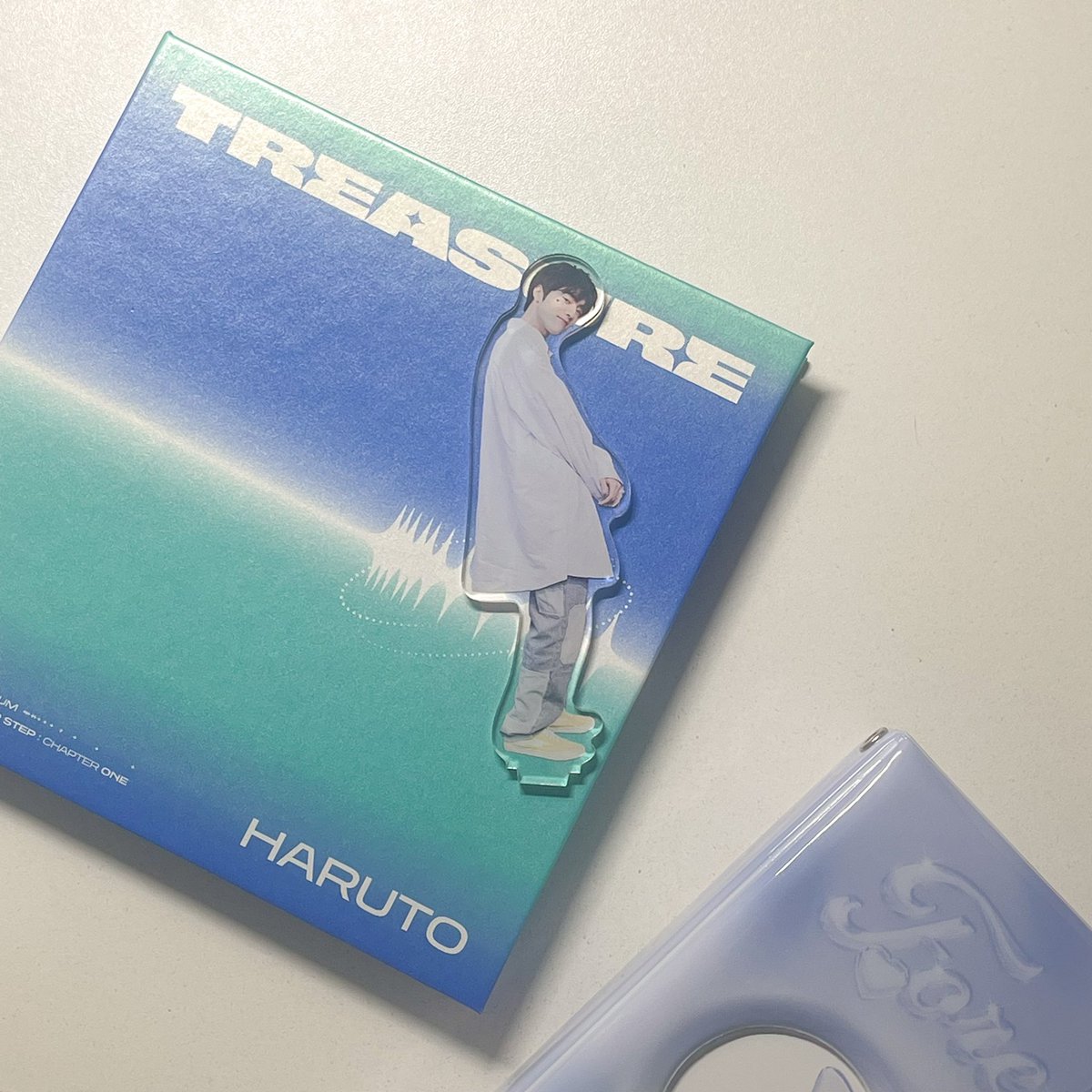 02zzam's tweet photo. 🦋 haruto day birthday giveaway 🦋

(3) winners of SEALED digipacks 

- like &amp; rt
- no need to follow 
- reply with the hashtags <3

“ HARUTO BLOOMS AT 18
#VersatileGeniusHarutoDay
#ハルトちゃーん18バースデイ
#스껄_하루토왕자님생일이다
@treasuremembers ”

ends april 6! 💙 https://t.co/Xr0VtnOC7h