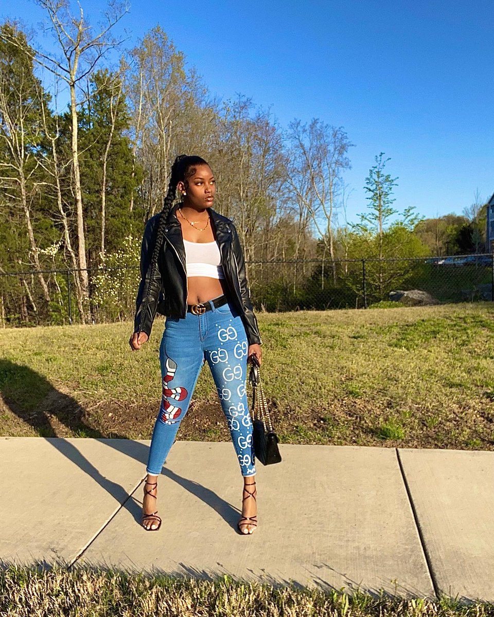 ashlynymahri's tweet photo. I don’t need designer, BITCH I AM THE DESIGNER.
Custom pants by me.
•
•
#model #charlottemodel #stylist #fashion #gucci #houston #LA https://t.co/uypUTDnN65