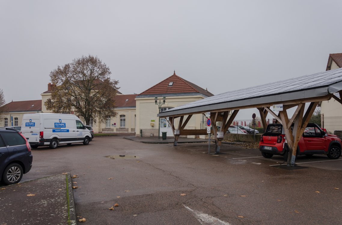 Le jeudi 7 avril, la CCGAM et le CEREMA réaliseront un diagnostic sur le fonctionnement du pôle d'échange qu'est la gare d'Autun.
La participation des usagers et des passants sera requise par le biais de micro-trottoirs et d'avis consultatifs.
Infos sur bit.ly/3Kd1JNm