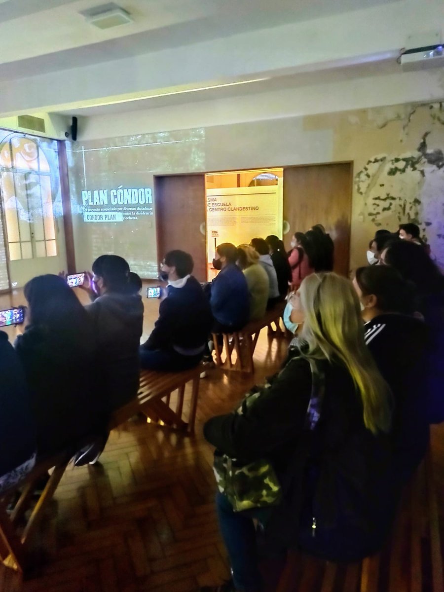 MUPArgentina's tweet photo. En el cierre del Ciclo del #MesDeLaMemoria, l@s compañer@s de los Frentes de Juventudes, de Géneros e Igualdad de Oportunidades y el resto de la militancia del MUP visitaron el @MuseoSitioESMA.
#MemoriaVerdadJusticia
#MUPConTodos #MUPPresente https://t.co/KuVDQuyHej
