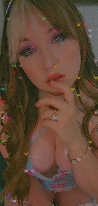 I love clothes shopping 🥰 I need a outfit bitch! My personal outfits are🥰😶&zwj;🌫️💝 but my personality in<a href="/tag/onlyfans"class="tags"><span>#onlyfans</span></a><a href="/tag/fansly"class="tags"><span>#fansly</span></a>