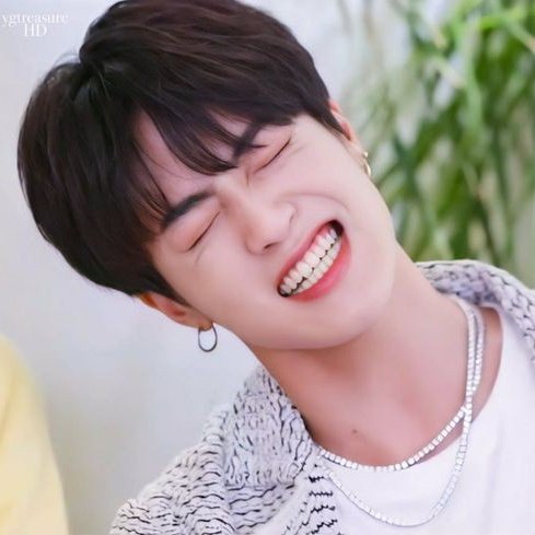 sxysrs's tweet photo. Another year is added to your age and just like a flower you bloom beautifully. Just seeing your pictures, watching your videos,Hearing you sing everything about you put a smile on my face and today I want nothing else but your happiness. Happy birthday my love enjoy your day.<3 https://t.co/11tFeHDNgR
