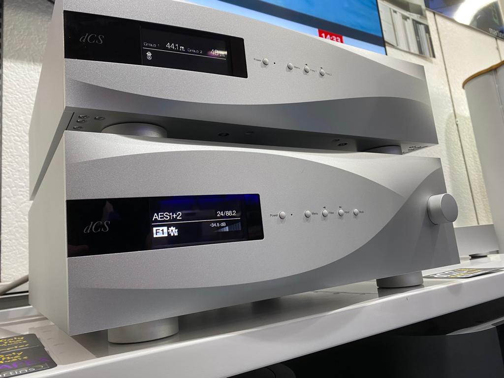 Our dCS Apex event has begun today. We have a couple of spaces left throughout the week.

If you would like to attend email info@martinshifi.co.uk 

#dcs #dcsapex #dcsrossini #dcsvivaldi #dac #amp #musicstreming #hifi #audiophile #luxuryhifi
