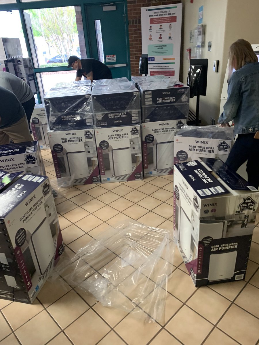 Shoutout the BCE Dad’s Club for helping deliver air purifiers to our classrooms! Building Excellent Schools Together! 💙💛🐻🐾👏🏻