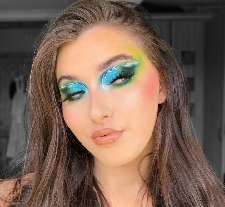 SAMPLE BEAUTY tweet media