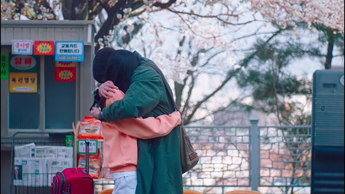 nayna_chan's tweet photo. Lagu yang paling cocok buat eps terakhir #TwentyFiveTwentyOne adalah dari Tulus - Hati-hati di jalan 🥲 https://t.co/kEwLgiZsVi