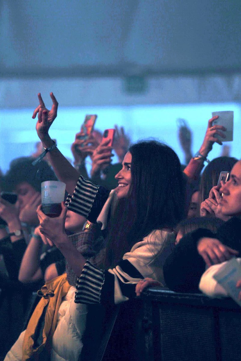 IDASFEST's tweet photo. ¡Qué bien nos lo pasamos en el #polarsoundfestival! 🎶👏
Esperamos a diciembre de 2022 para su próxima edición 🐻❄️
#festival #eventos #eventomusical #polarsound #Musica #música https://t.co/rYSao9psFC