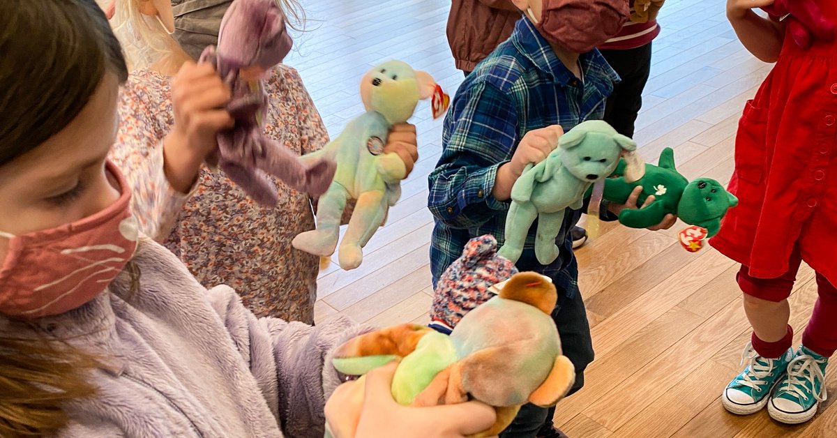 BostonCitySing's tweet photo. Featuring our Cambridge Children's Chorus Kodaly Singers hard at work on their rhythmic skills with the help of some special friends, with Wendy Silverberg @wjs_bcs 

#bostoncitysingers #cambridgechildrenschorus #choir #kodaly #cambridgema #singing https://t.co/E6hhHISx66
