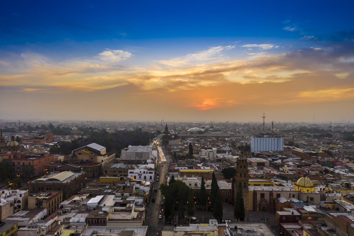 ElDronRamonSLP's tweet photo. AMANECER DESDE  NUESTRO
CENTRO HISTÓRICO ﾟ * ₊ ･  ﾟ𖧐
#ElDronRamón #sobrevolandolaciudad 
de #SLP

#mavicpro2 #djidrone #teníaqueser #SanLuisPotosí https://t.co/mK8u5GGR83