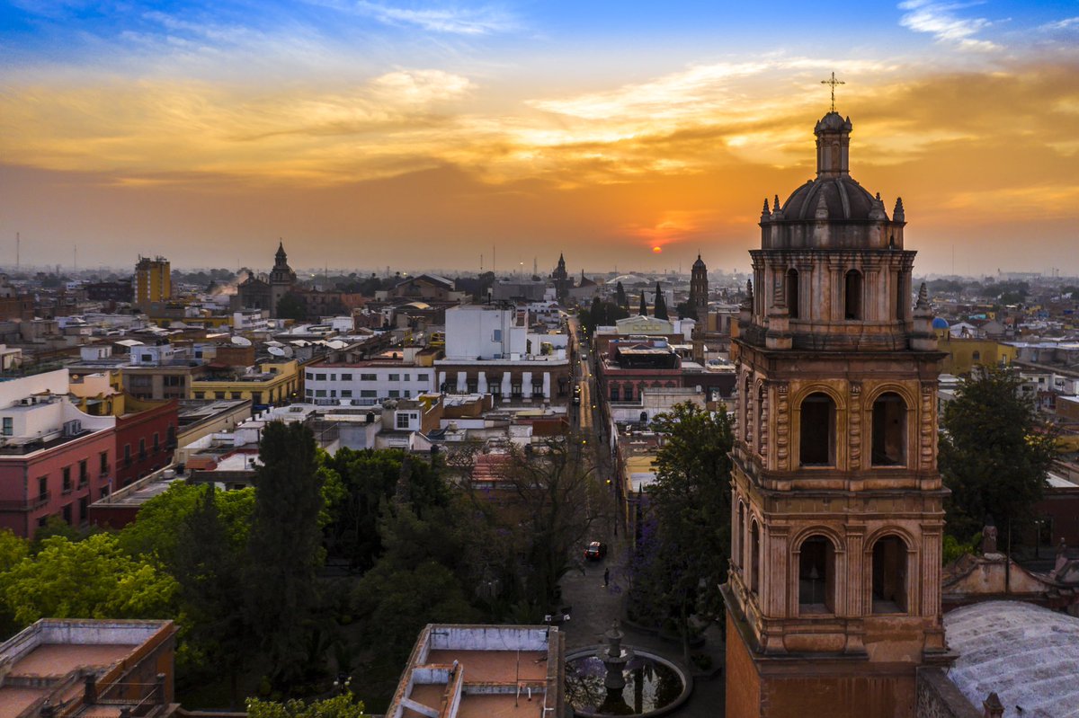 ElDronRamonSLP's tweet photo. AMANECER DESDE  NUESTRO
CENTRO HISTÓRICO ﾟ * ₊ ･  ﾟ𖧐
#ElDronRamón #sobrevolandolaciudad 
de #SLP

#mavicpro2 #djidrone #teníaqueser #SanLuisPotosí https://t.co/mK8u5GGR83
